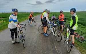 Les crevaisons font partie des sorties cyclistes